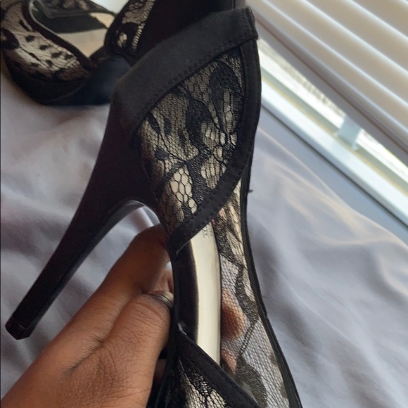 black heels - Picture 3 of 3